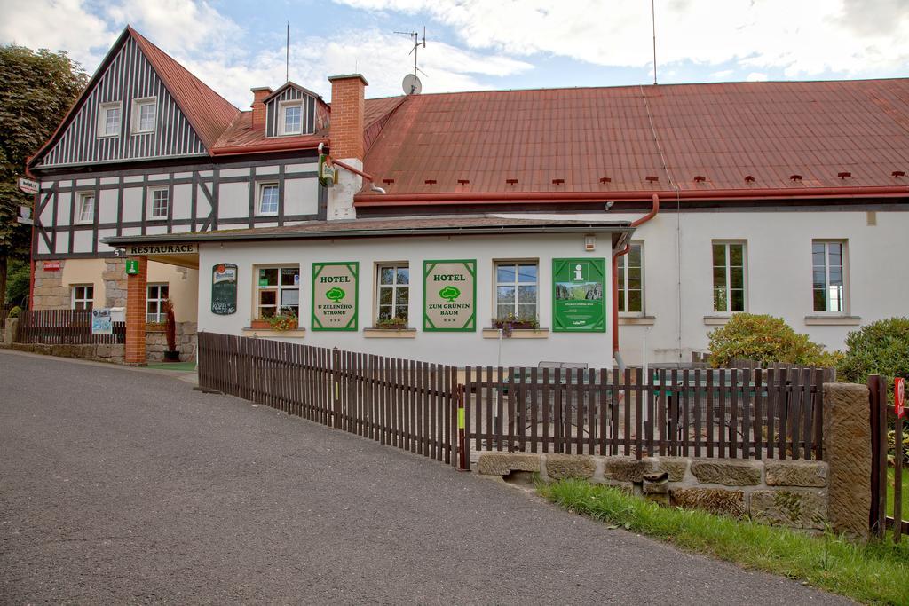 Hotel U Zeleného Stromu Hřensko Exterior foto