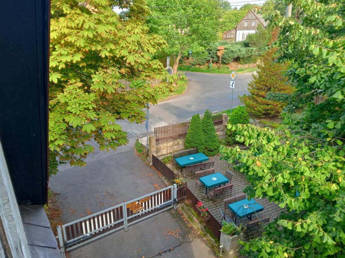Hotel U Zeleného Stromu Hřensko Exterior foto