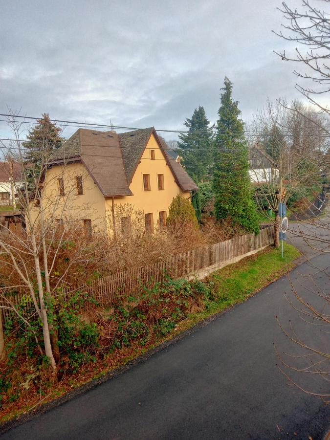 Hotel U Zeleného Stromu Hřensko Exterior foto