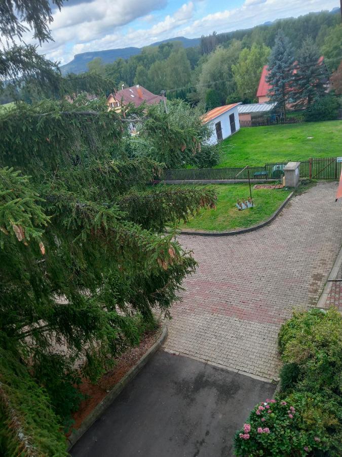 Hotel U Zeleného Stromu Hřensko Exterior foto