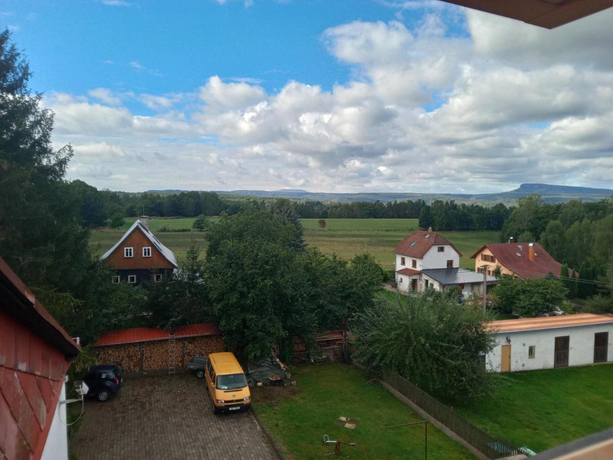 Hotel U Zeleného Stromu Hřensko Exterior foto