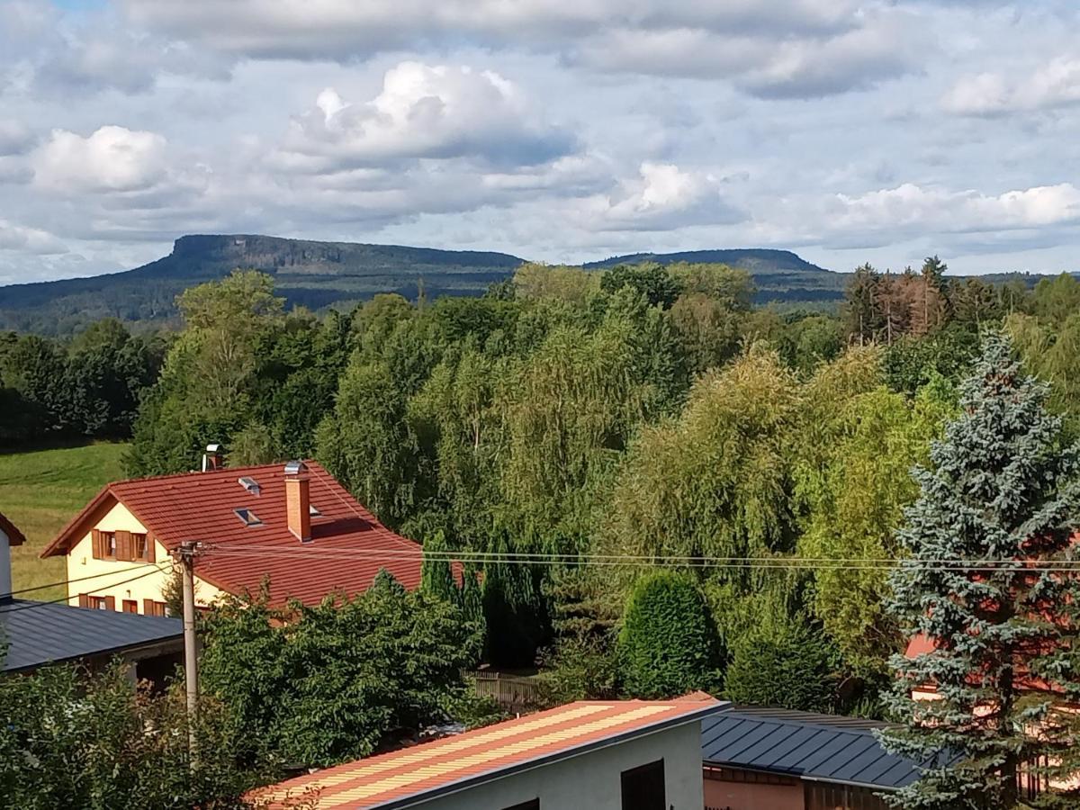 Hotel U Zeleného Stromu Hřensko Exterior foto