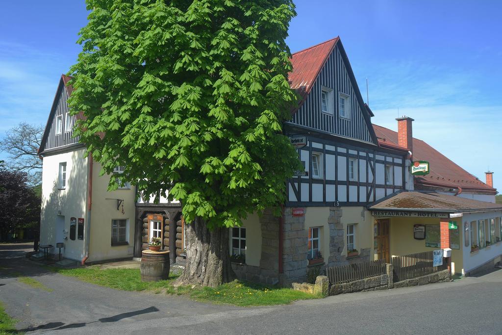 Hotel U Zeleného Stromu Hřensko Habitación foto