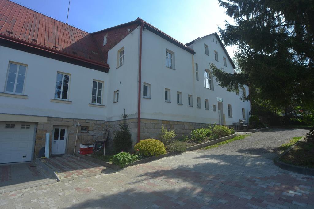 Hotel U Zeleného Stromu Hřensko Habitación foto